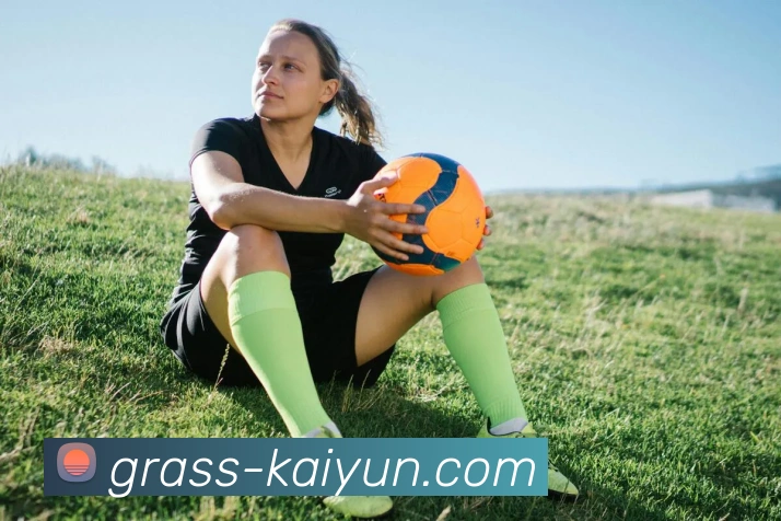 卡斯尔砍下23分福克斯贡献20分马刺队六人得分上双展现团队实力